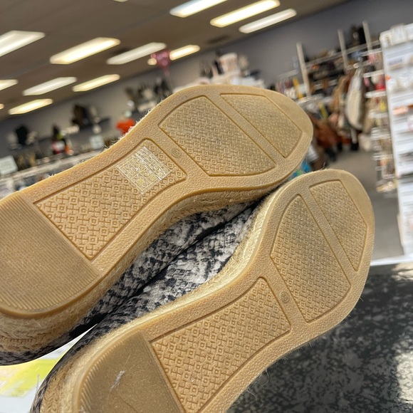Tory Burch Black and Gray Espadrille Flats - Picture 5 of 6